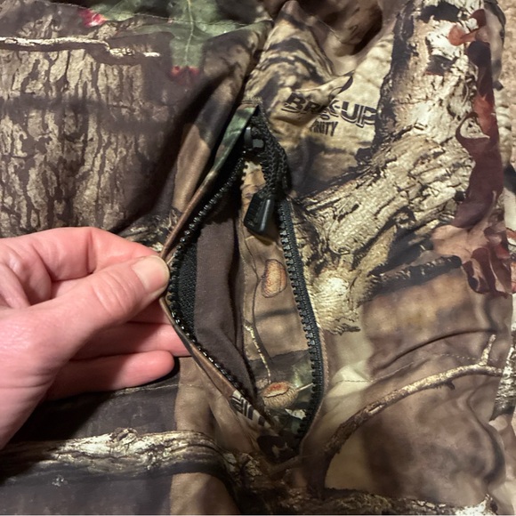 Browning Camo down Outdoor Vest - Picture 2 of 8